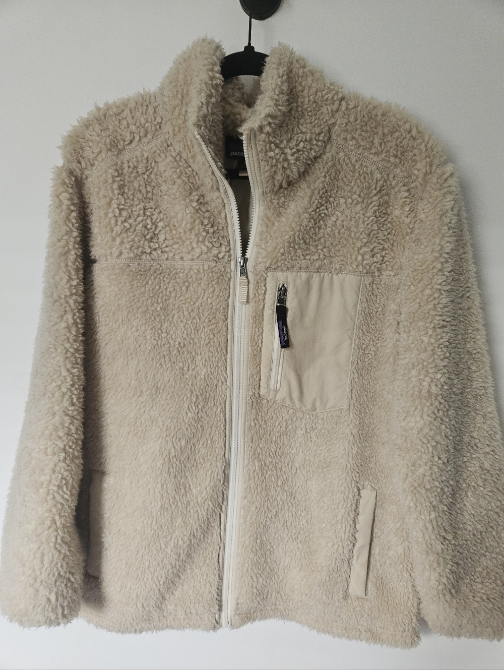 Patagonia Meduim Cozy Sherpa Zip-Up Jacket in Cream Medium Women